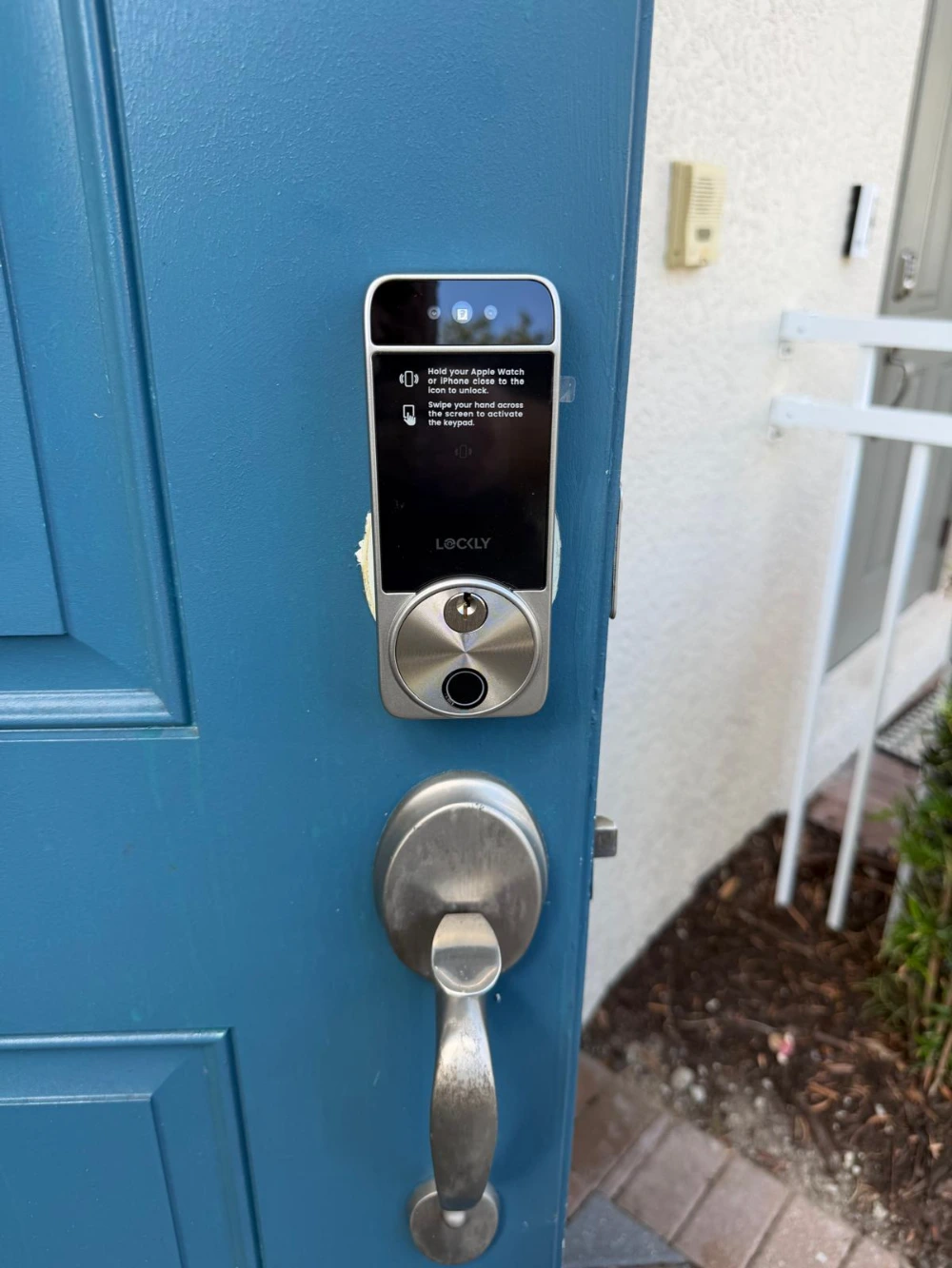 Residential locksmith serving a home near Alaqua Lakes, FL